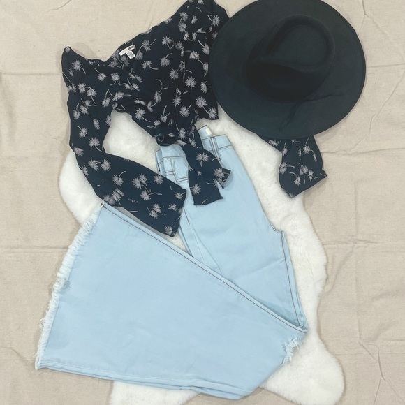 Distress Flare Bell Bottom Light Wash Denim Jeans - Picture 11 of 11